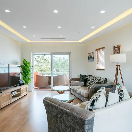 Mimosa 4 Bedroom In 4* Portimão
