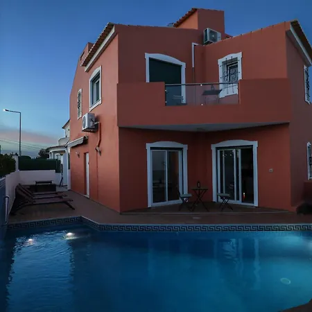Mimosa 4 Bedroom In 4* Portimão